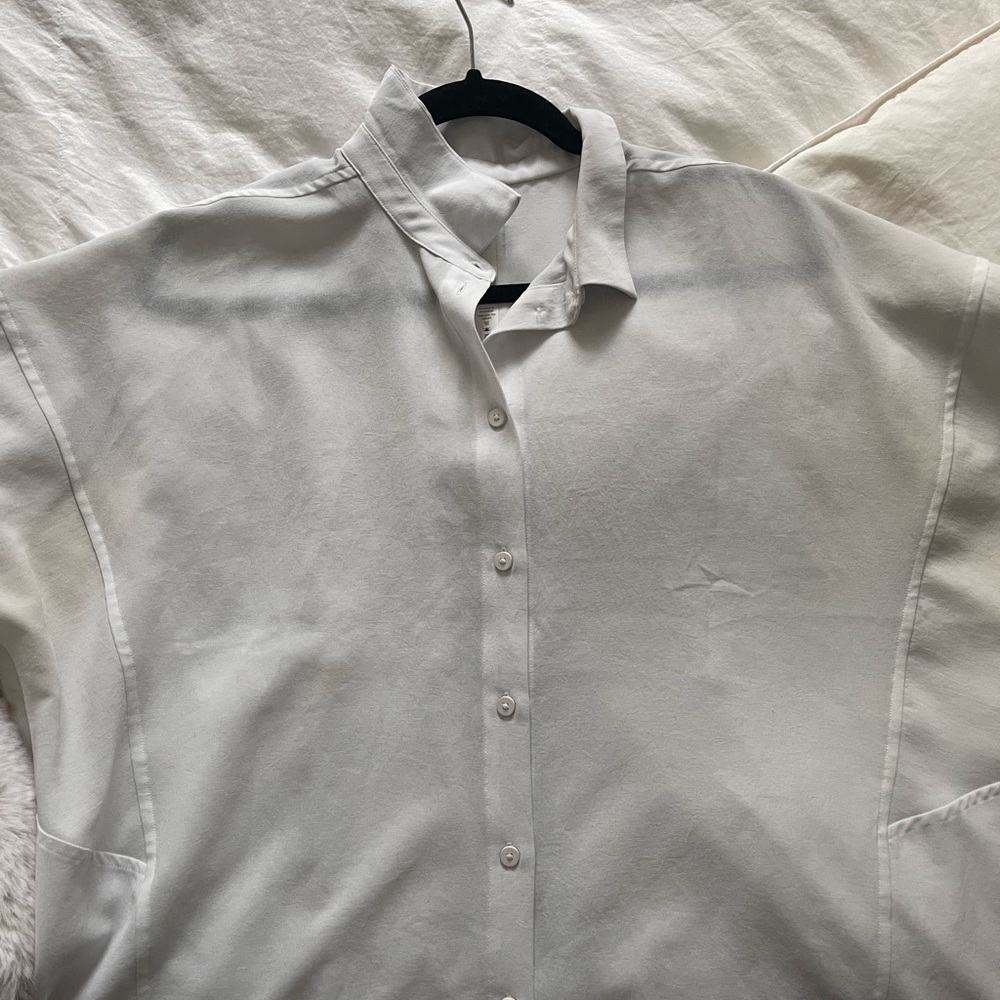 Lululemon Short Sleeve Women’s Top - White w/ Collar